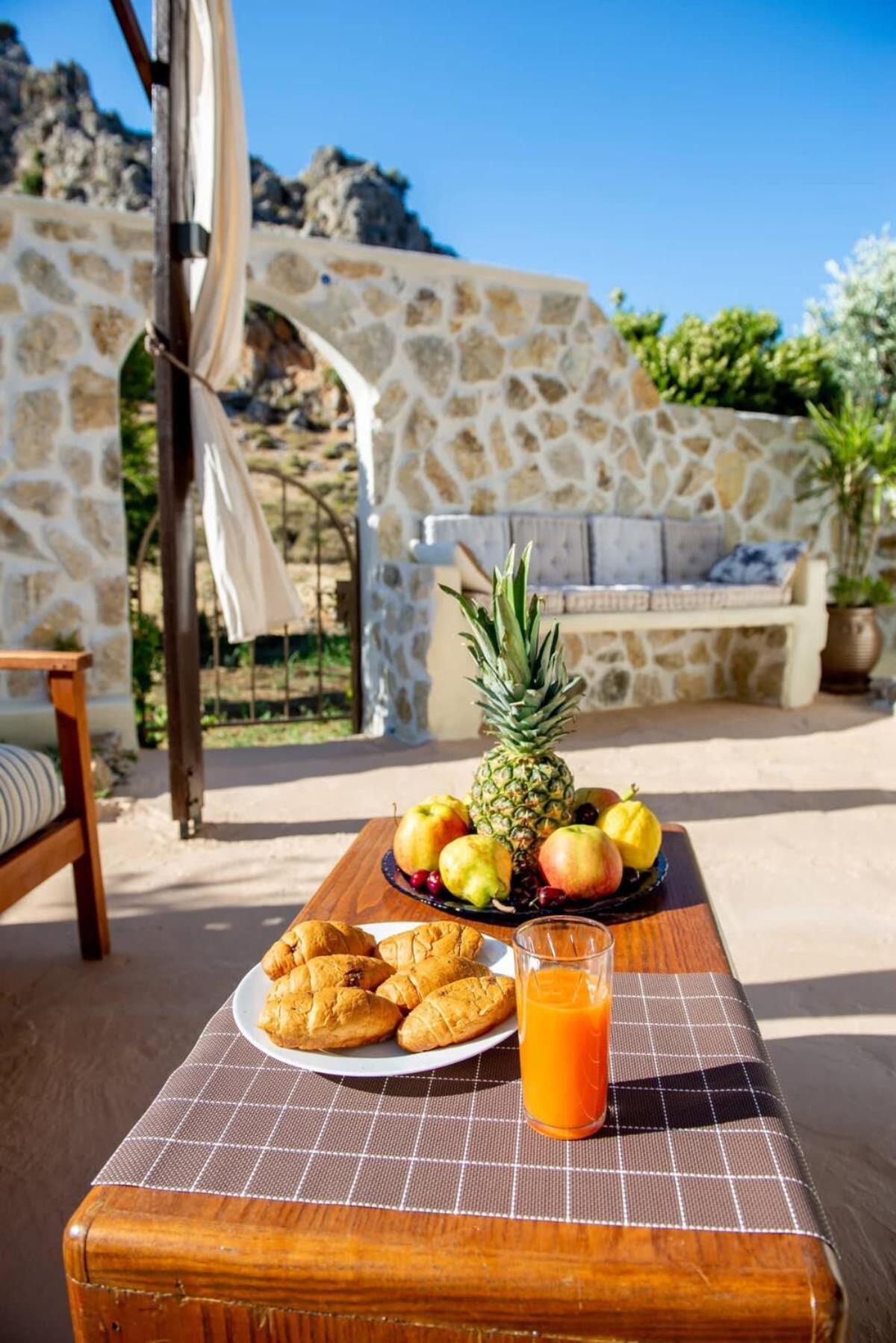 Atlantic Cave Haven-seaside, Fully Equipped Leilighet Kolýmbia